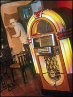 Amari Atrium Hotel, Bangkok - Mingles Pub & Restaurant