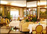 Centre Point Langsuan, Bangkok - Restaurant