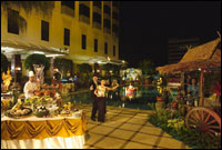 Chaophya Park Hotel Bangkok - Pool Side Party