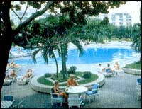 Rama Gardens Hotel Bangkok - Swimming Pool