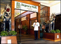 Regency Park Hotel, Bangkok - Entrance