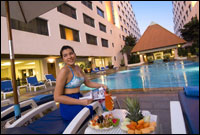 Swimming Pool - The Twin Towers Hotel Bangkok