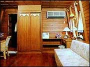 Imperial Boat House - Accommodatrion