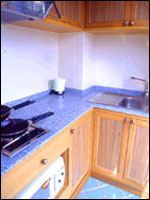 Sunshine Vista Serviced Apartment, Pattaya - Kitchen of Executive Studio