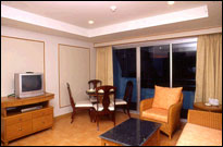 Sunshine Vista Serviced Apartment, Pattaya - Living Room of Family Suite