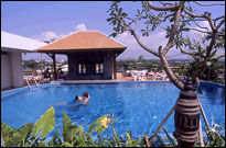 Sunshine Vista Serviced Apartment, Pattaya - Pool Bar