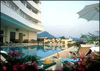 Loei Palace Hotel - Relax by the pool with the view of the surrounding mountains